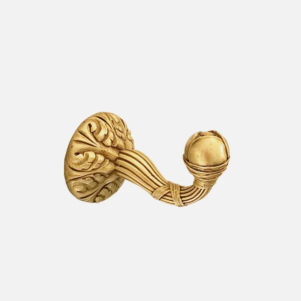  Volevatch Marie Antoinette Marie Antoinette Single robe hook, with full rosette M